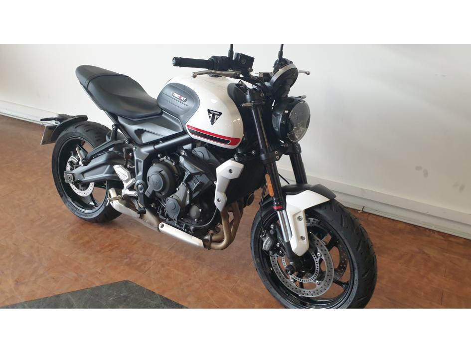 TRIUMPH TRIDENT 660