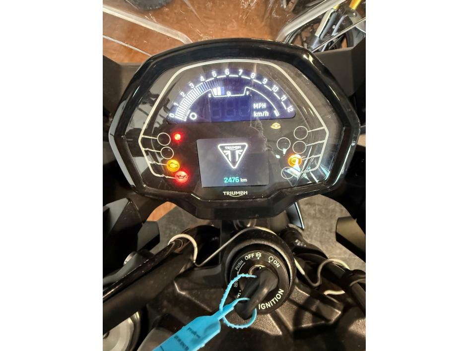 TRIUMPH TIGER 800